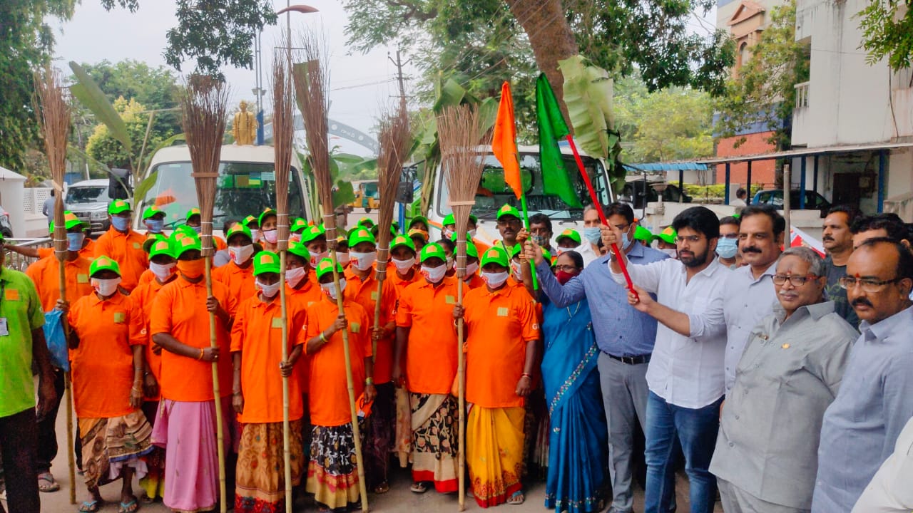 Sanitation workforce deployment at community cleaning drive
